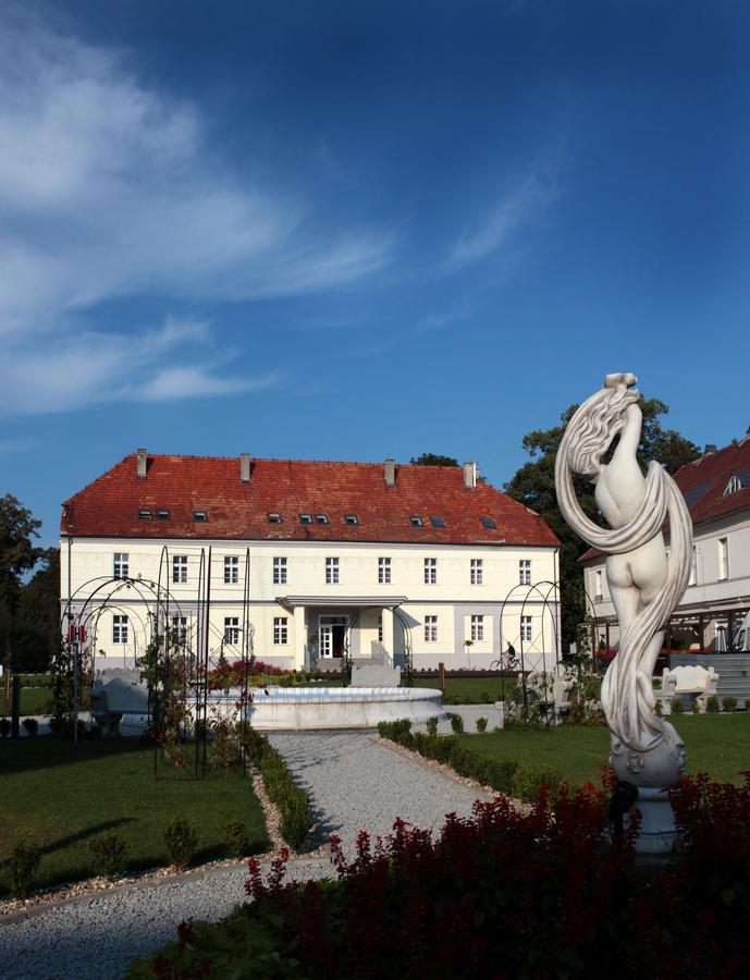 Hotel Court Park Nysa Bagian luar foto