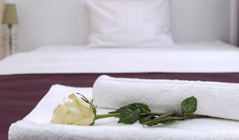 Hotel Court Park Nysa Bagian luar foto